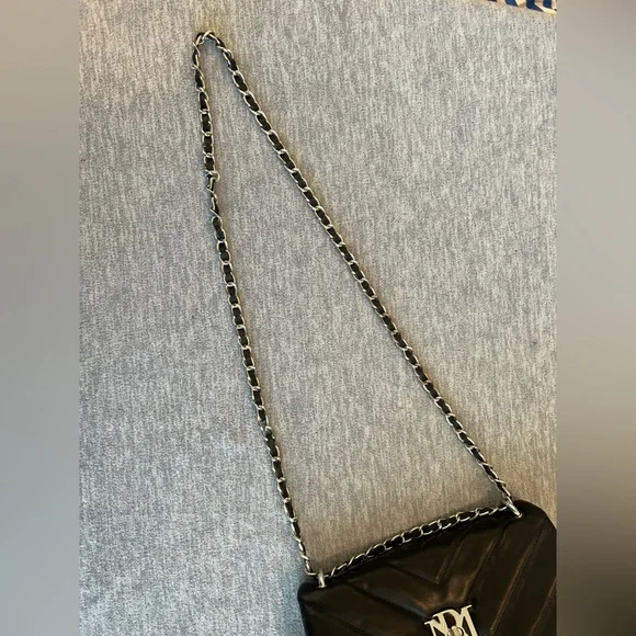 Badgley Mischka Women’s Mini Chevron Crossbody Bag Black Quilted Faux Leather - Picture 12 of 16